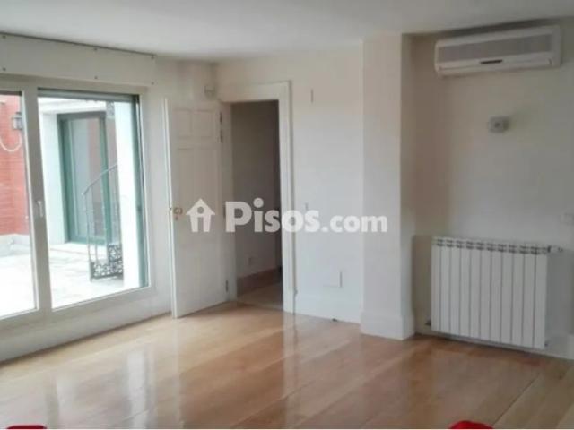 Chalet en alquiler en Calle Bellatrix