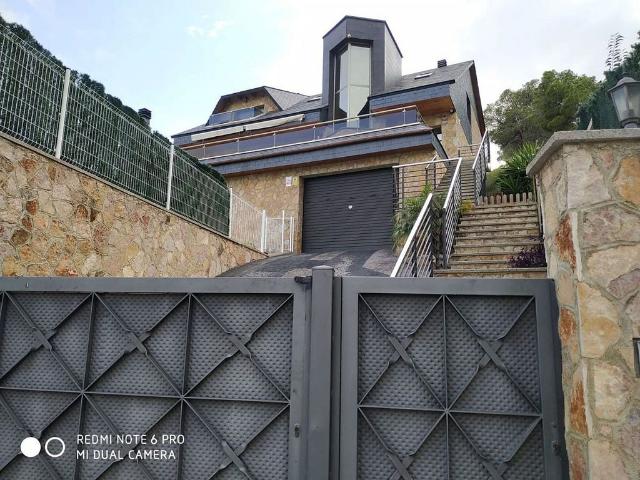 Chalet en alquiler en calle Gèminis, Vendrell, El, de 395 m² 5 habitaciones por 2.400