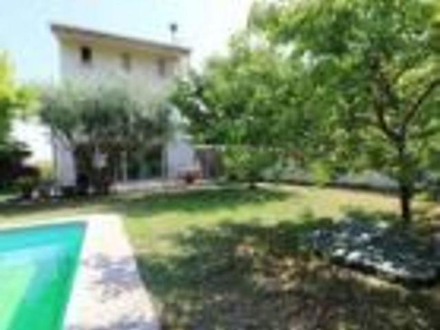Chalet en alquiler en calle Domenech Oristrell, Sant Cugat del Vallès, de 270 m² 4 habitaciones por 3.000