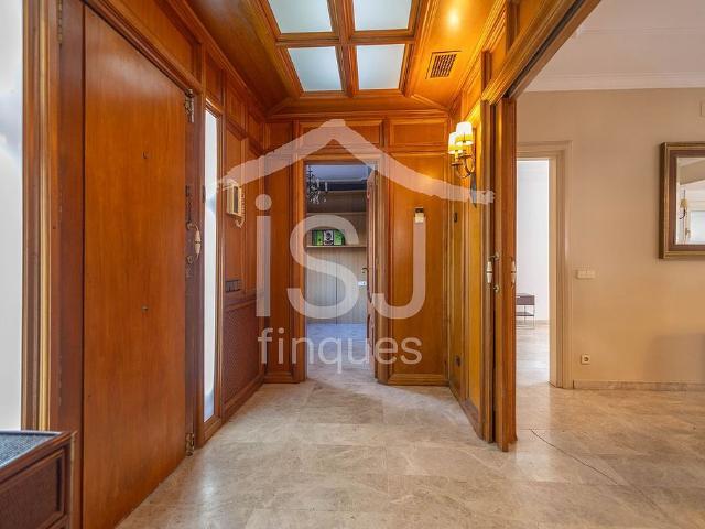 Chalet en alquiler en calle Dos de Maig, Sant Just Desvern, de 490 m² 5 habitaciones por 4.500