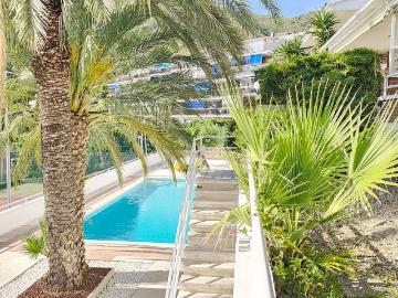 Chalet en alquiler en calle D'alcover, Castelldefels, de 220 m² 4 habitaciones por 3.100