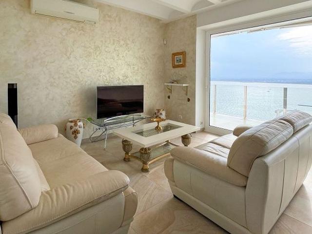 Chalet en alquiler en calle D'antoni Canals, Roses, de 250 m² 4 habitaciones por 3.000
