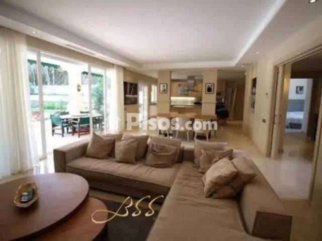 Chalet en alquiler en Calle de José de Rivera