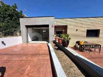 Chalet en alquiler en calle De la Cigonya, Rubí, de 138 m² 4 habitaciones por 2.450