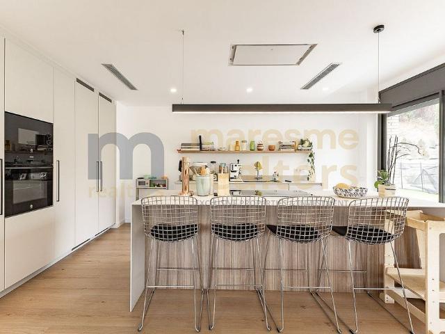 Chalet en alquiler en calle De la Vinya del Rei, Alella, de 224 m² 4 habitaciones por 4.900