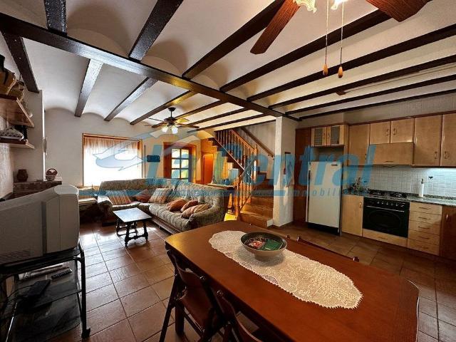 Chalet en alquiler en calle De Miguel de Cervantes, Tortosa, de 107 m² 4 habitaciones por 608