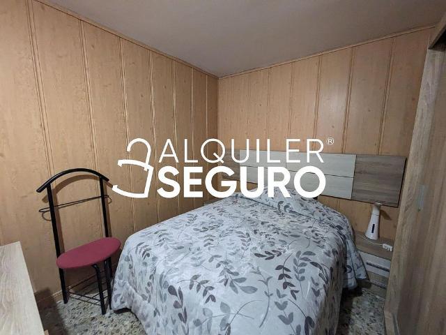 Chalet en alquiler en calle De Sant Ramon, Cerdanyola del Vallès, de 120 m² 4 habitaciones por 1.250