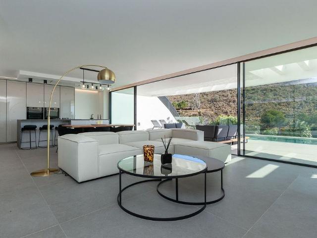 Chalet en alquiler en calle De Pau Vergós, Esplugues de Llobregat, de 486 m² 6 habitaciones por 18.000