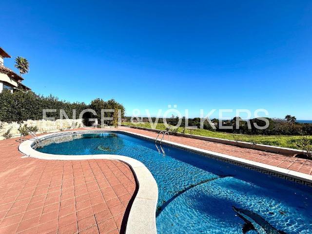 Chalet en alquiler en calle De Rifa, Mont Roig del Camp, de 200 m² 4 habitaciones por 2.000