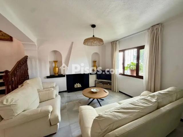 Chalet en alquiler en Calle de Tolox