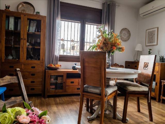 Chalet en alquiler en calle De Tres Camins, Rubí, de 80 m² 3 habitaciones por 1.500
