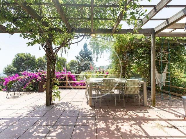 Chalet en alquiler en calle Del Mont D'orsà, Barcelona, de 107 m² 3 habitaciones por 3.013