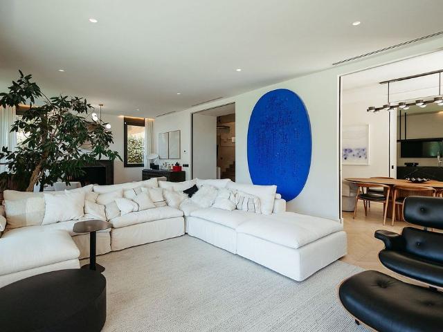 Chalet en alquiler en calle Del Bosc, Barcelona, de 215 m² 5 habitaciones por 25.000