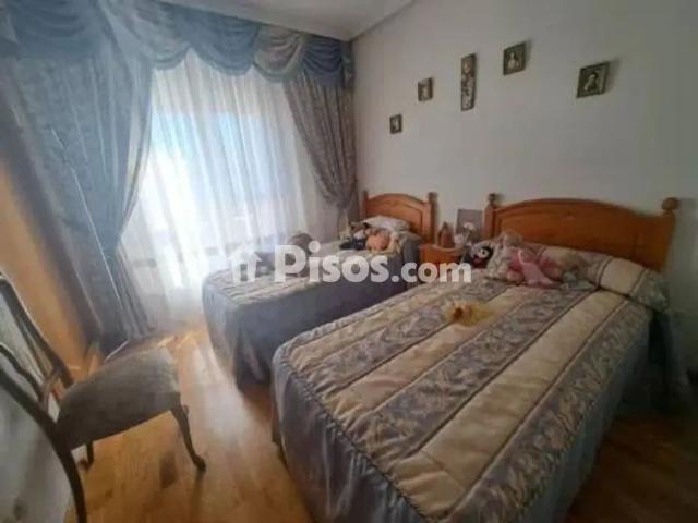 Chalet en alquiler en Calle del Cronista Eduardo Ruiz Ayucar