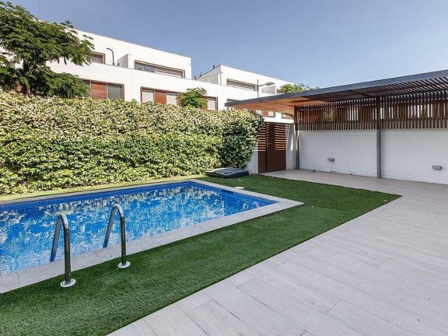Chalet en alquiler en calle Del Poble Amazic, Sant Quirze del Vallès, de 261 m² 5 habitaciones por 3.390