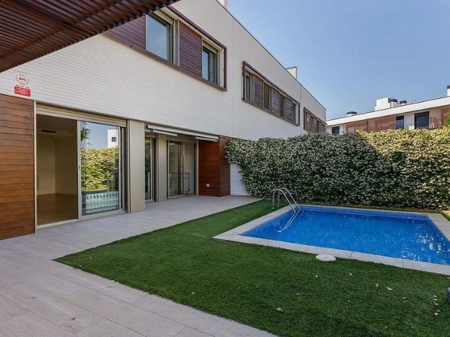 Chalet en alquiler en calle Del Poble Amazic, Sant Quirze del Vallès, de 261 m² 5 habitaciones por 3.390