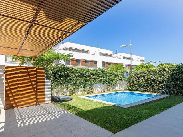Chalet en alquiler en calle Del Poble Amazic, Sant Quirze del Vallès, de 307 m² 4 habitaciones por 3.285