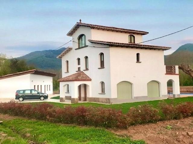 Chalet en alquiler en calle Del, Preses, Les, de 258 m² 5 habitaciones por 3.000