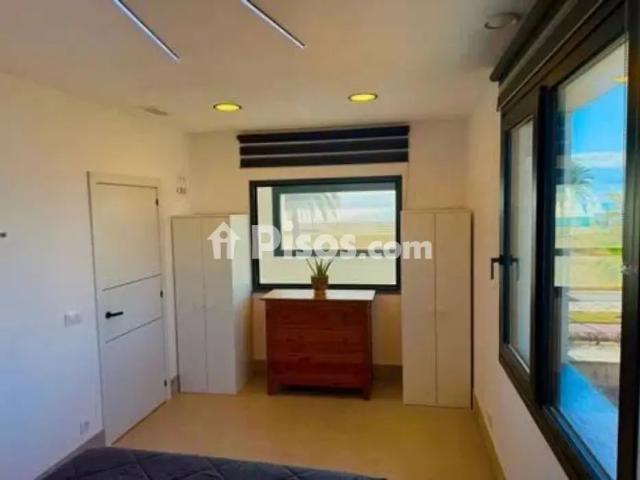 Chalet en alquiler en Calle del Rompeolas
