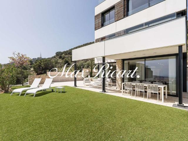 Chalet en alquiler en calle Del Saüc, Barcelona, de 405 m² 6 habitaciones por 15.000