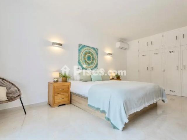Chalet en alquiler en Calle Ds Poligono 25 31 Es:1 Pl:00 Pt:01 Casa del Lago 2, Número 31