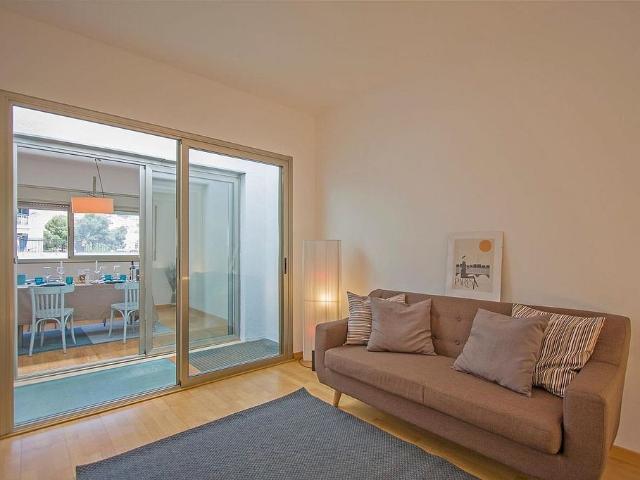 Chalet en alquiler en calle Duero, Barcelona, de 181 m² 4 habitaciones por 2.424