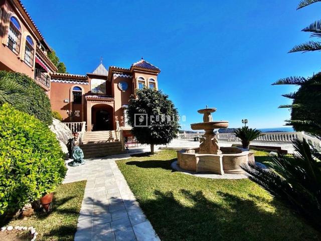 Chalet en alquiler en CALLE Halespensis, Pinares de San Antón, Este, Málaga, Málaga