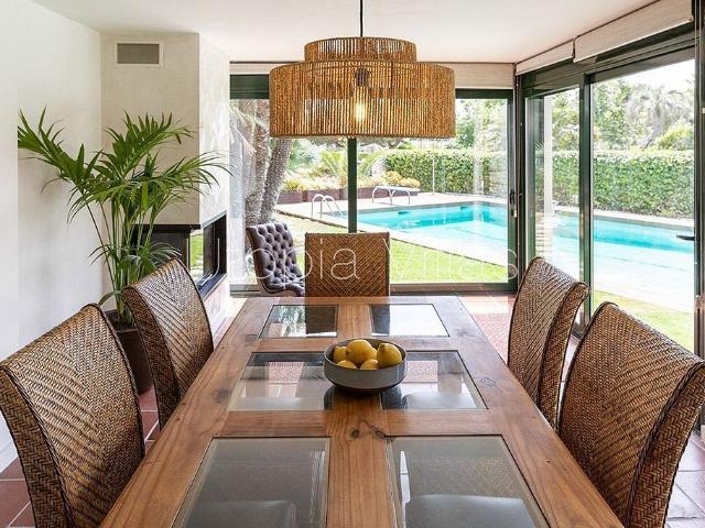 Chalet en alquiler en calle Josep Carner, Sitges, de 300 m² 5 habitaciones por 6.000