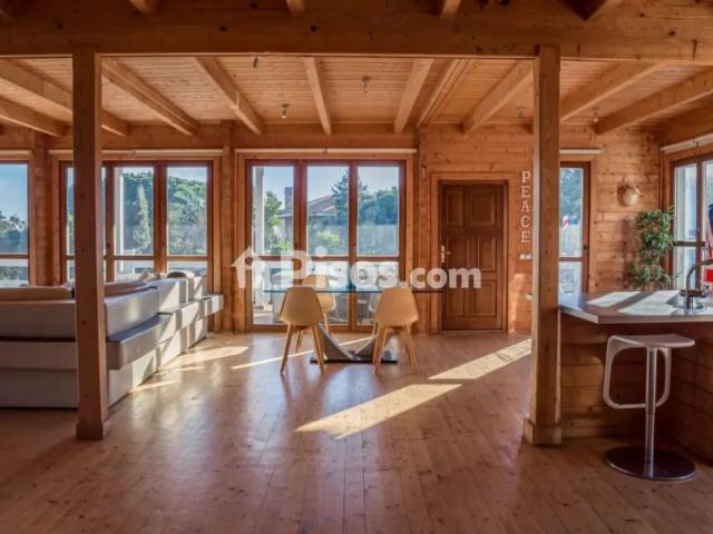 Chalet en alquiler en Calle Julia Traducta 17