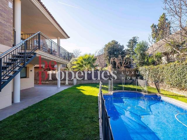 Chalet en alquiler en calle Olabarria, Sant Cugat del Vallès, de 450 m² 6 habitaciones por 6.500