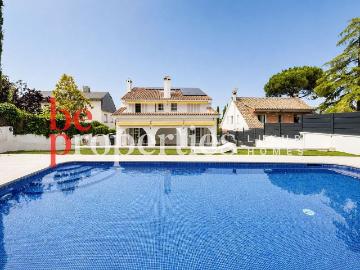 Chalet en alquiler en calle Olabarria, Sant Cugat del Vallès, de 600 m² 9 habitaciones por 6.900