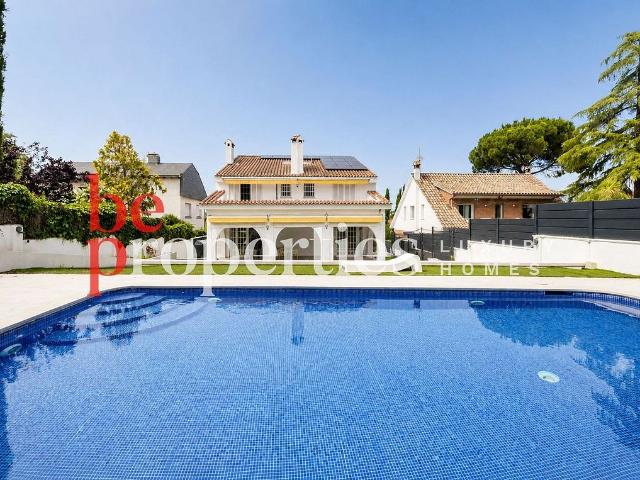 Chalet en alquiler en calle Olabarria, Sant Cugat del Vallès, de 600 m² 9 habitaciones por 6.900