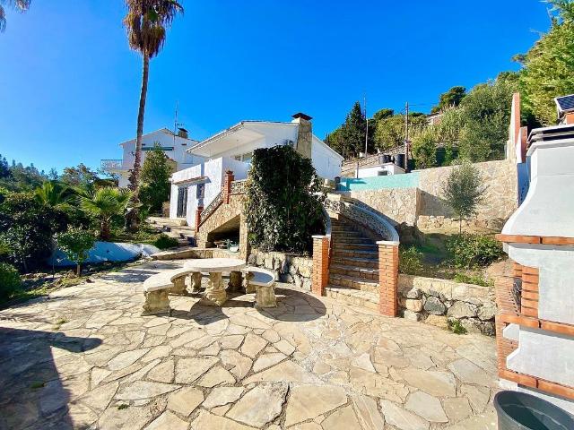 Chalet en alquiler en calle Margarida Xirgu, Lloret de Mar, de 100 m² 3 habitaciones por 8.000