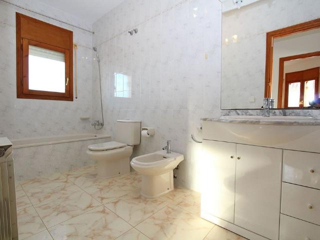 Chalet en alquiler en calle Maria Cristina de, Mont Roig del Camp, de 138 m² 3 habitaciones por 1.350