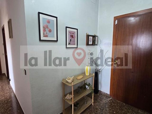 Chalet en alquiler en calle Pompeu Fabra, Sant Esteve Sesrovires, de 134 m² 4 habitaciones por 1.800