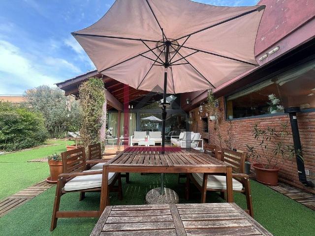 Chalet en alquiler en carretera D'olesa, Vacarisses, de 220 m² 4 habitaciones por 2.500