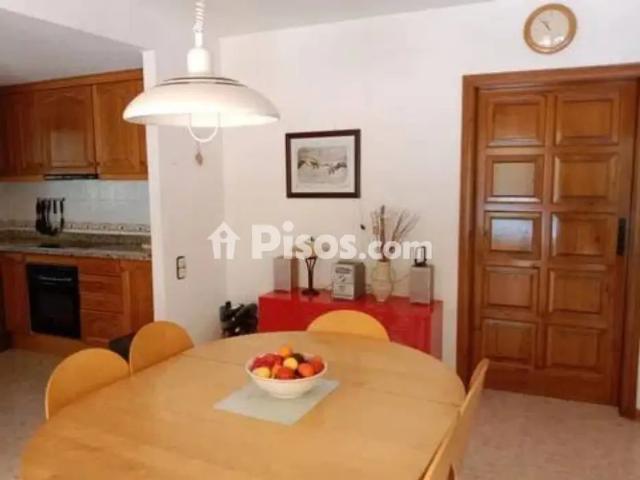 Chalet en alquiler en Carrer de Figueres