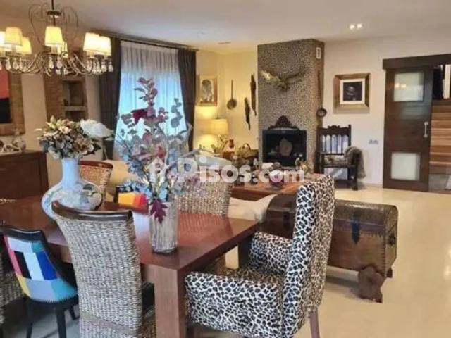 Chalet en alquiler en Carrer del Llobregat