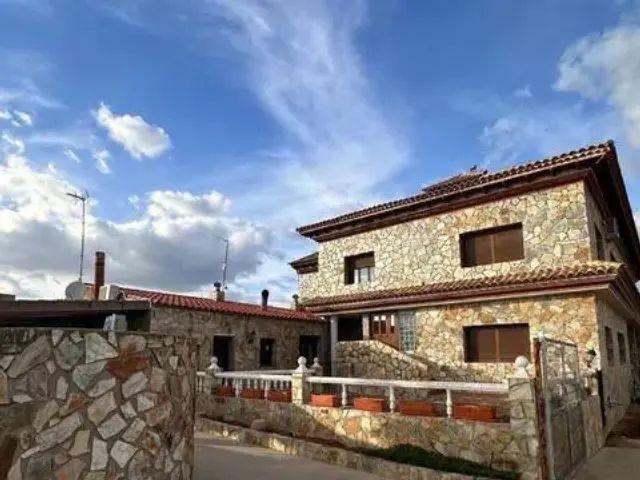 Chalet en alquiler en Casasimarro