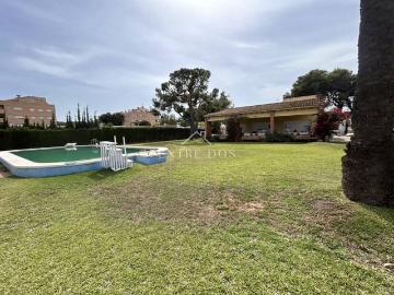 Chalet en alquiler en Castelló de la Plana, Castellón Costa Azahar