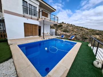 Chalet en alquiler en Chiva, Valencia