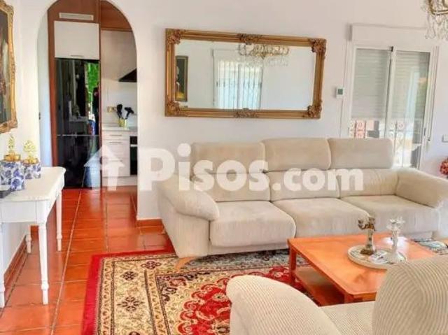 Chalet en alquiler en Alcaucín