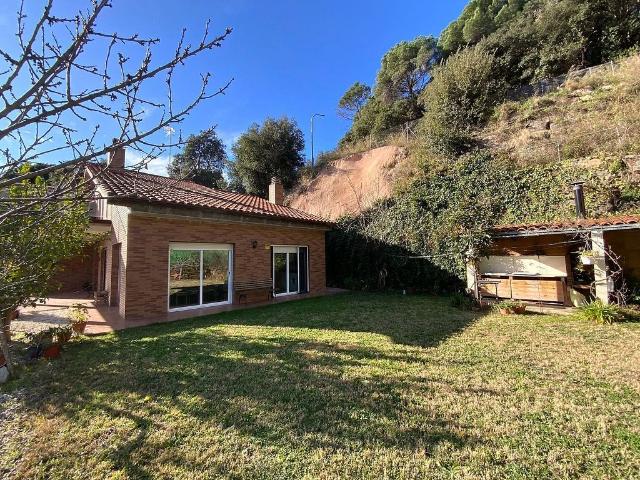 Chalet en alquiler en avenida Til·Lers, Arenys de Munt, de 212 m² 4 habitaciones por 1.742