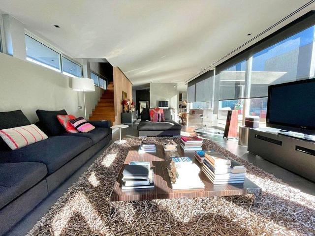 Chalet en alquiler en avenida Can Vilallonga, Sant Cugat del Vallès, de 445 m² 4 habitaciones por 7.950