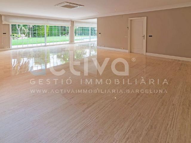 Chalet en alquiler en avenida De la Indústria, Sant Just Desvern, de 860 m² 6 habitaciones por 20.000