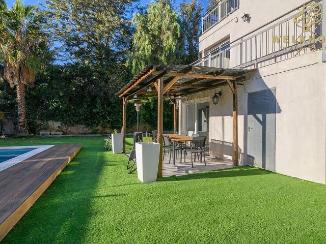 Chalet en alquiler en avenida Del Poal, Castelldefels, de 250 m² 5 habitaciones por 5.900