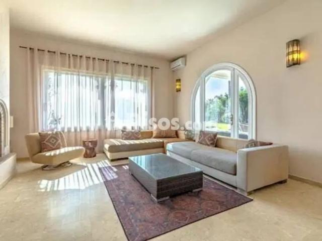 Chalet en alquiler en Avenida del Pilar