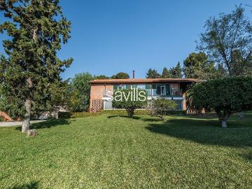 Chalet en alquiler en avenida Dels Països Catalans, Esplugues de Llobregat, de 312 m² 5 habitaciones por 10.500