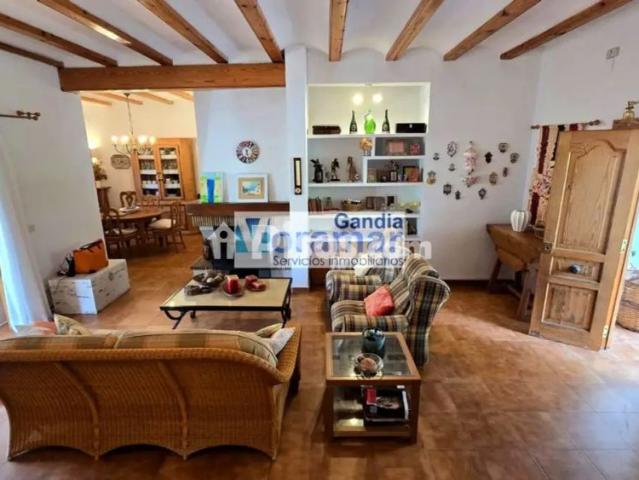 Chalet en alquiler en Avinguda del Ponent