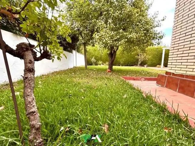 Chalet en alquiler en Baeza